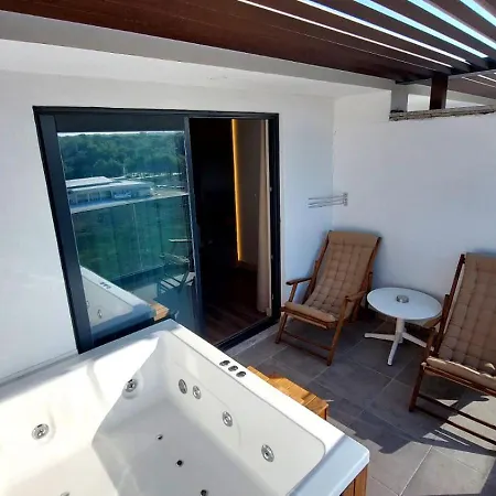 Moon Palace Hotel Side