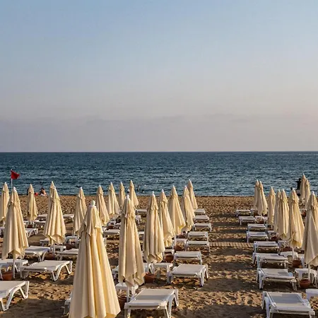 Moon Palace Hotel Side