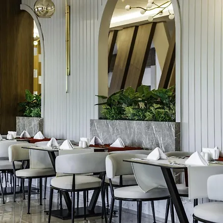 Moon Palace Hotel Side