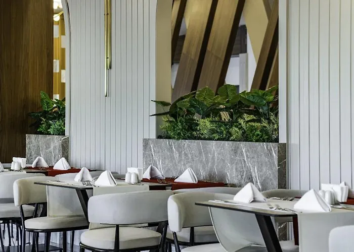 Moon Palace Hotel Side