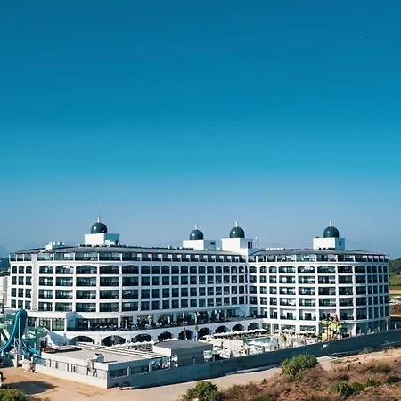 Hotel Moon Palace